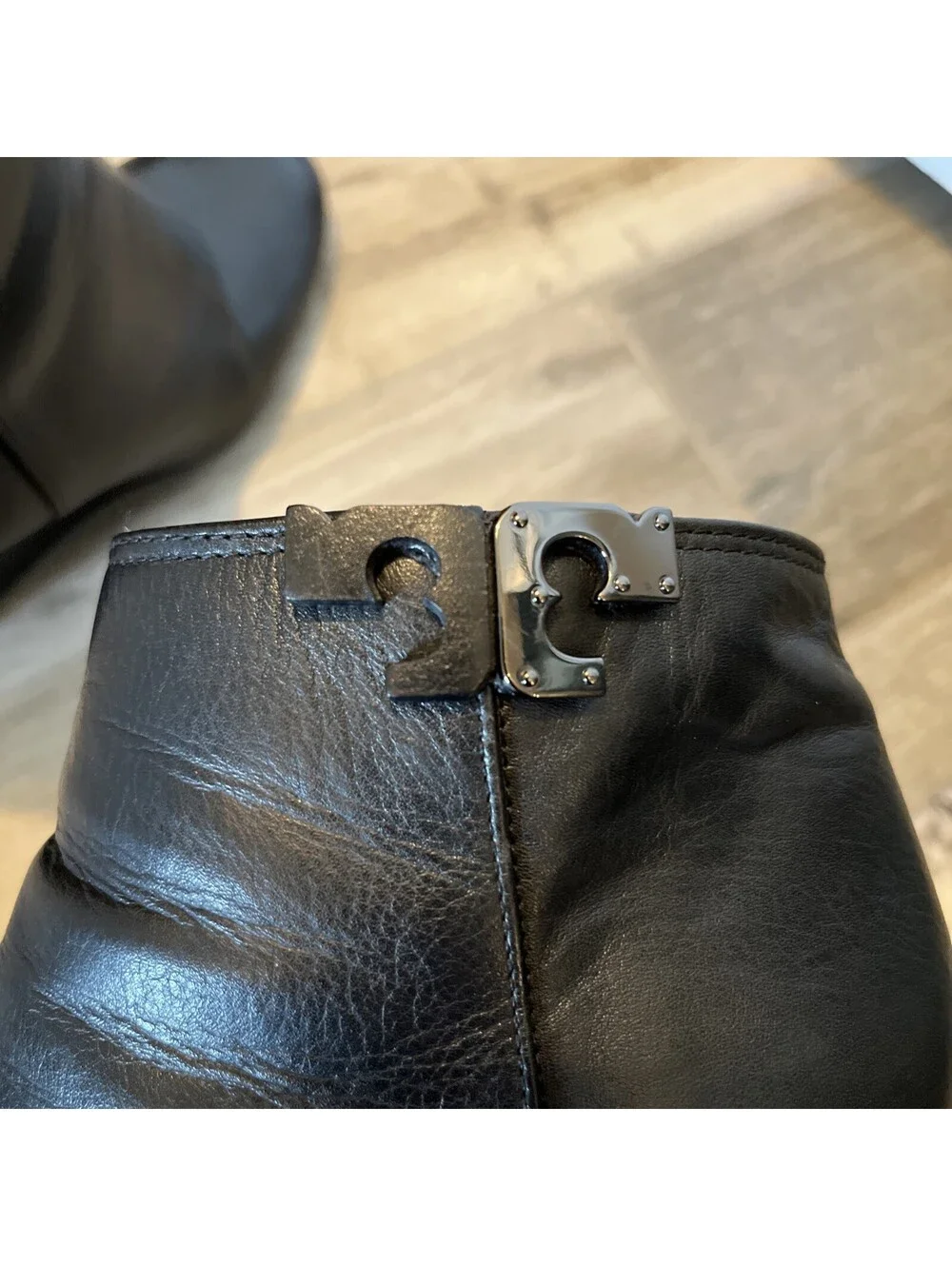 Tory Burch good pre